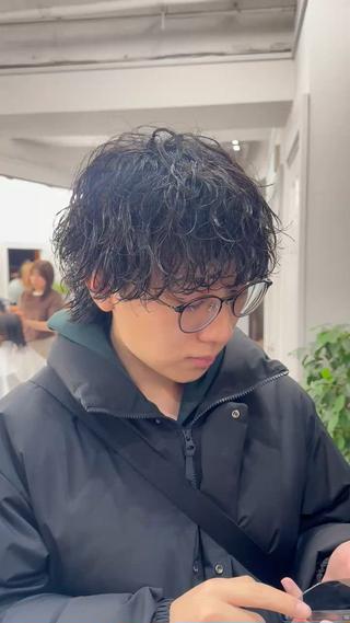 
"波巻きパーマ"今なら激安クーポン中



春夏秋冬かっこいいスタイル。

パーマが初めての方やパーマしてるけど似合うか分からないって方は是非1度ご予約ください！
細かく詳しくカウンセリング致します！！ 