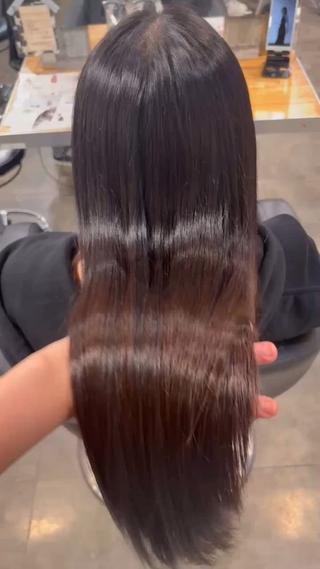 トリートメント3回目のお客様
ブリーチ暗染め履歴でもここまでツヤツヤになります