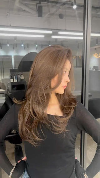 セミロング カラー 🇺🇸海外レイヤー 副店長Tsubasaのヘアスタイル