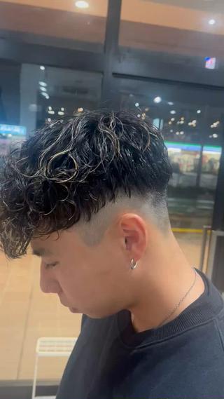 パーマ メンズ 田中 大輝のヘアスタイル