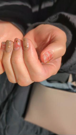 ボルドーチェックにミニミニハート♡ネイル