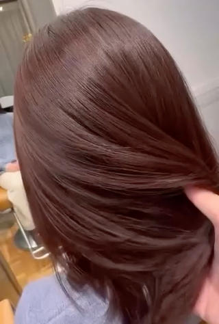 ミディアム ADORE 祐天寺のヘアスタイル