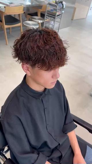 カラー パーマ メンズ 夏果⭐︎fifth 天神 海外風パーマのヘアスタイル