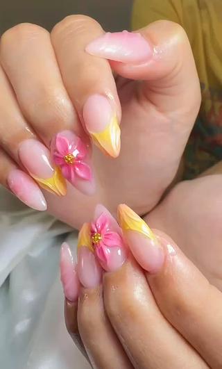 ネイル 𝓐𝓷𝓻𝓲 XiinhNailのネイルデザイン