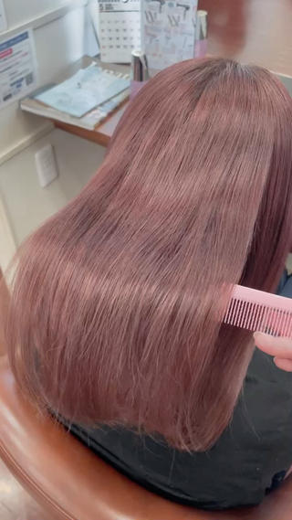 ✦ブリーチベース✦
伸びてきた部分はカラー剤でぼかしをいれて、青みピンクに