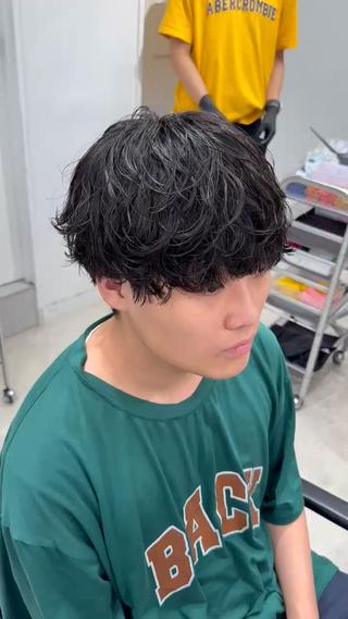 パーマ メンズ 深谷 侑亮のヘアスタイル
