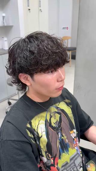パーマ メンズ 深谷 侑亮のヘアスタイル