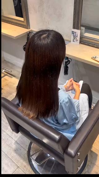 2/15限定で無料でご案内します️
最後スタイリストがチェックするのでご安心ください。

自社開発のお薬を使っているのでオリジナルの縮毛矯正ができます！
さらに特殊ブラシを使って癖を伸ばしてからアイロンをしていくので最小限のダメージレスでやっていきます！ 