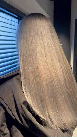 ロング マエダ マサシのヘアスタイル