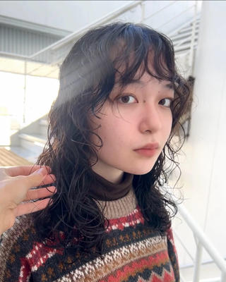 セミロング パーマ しおり/パーマ/ newi町田のヘアスタイル
