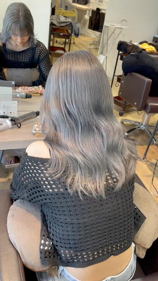 ロング 前田 菜奈子のヘアスタイル