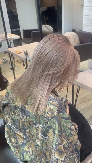 ミディアム 前田 菜奈子のヘアスタイル