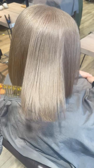 ミディアム 前田 菜奈子のヘアスタイル