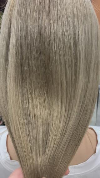 ロング 抜け感レイヤー︴ ニュアンスカラーのヘアスタイル