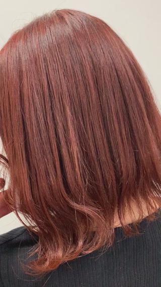 ミディアム カラー 抜け感レイヤー︴ ニュアンスカラーのヘアスタイル