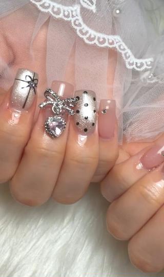 #リボンネイル
#ちゅるんネイル
#ドットネイル
