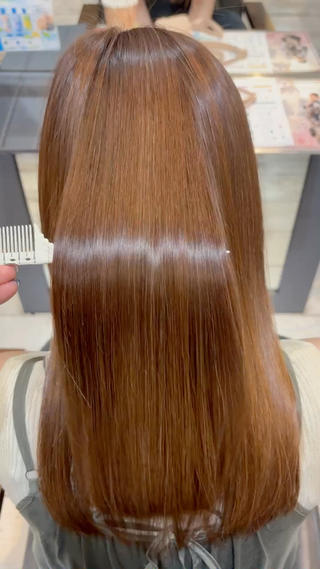 セミロング 岡 茉梨花のヘアスタイル