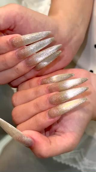 ネイル éclat ⸝꙳.⋆ 栄|矢場町のネイルデザイン