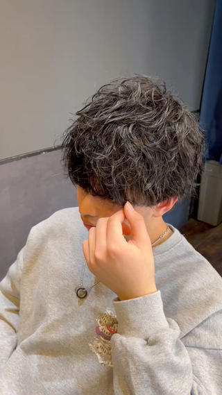 ミディアム パーマ メンズ 🌟夜から通える🌟 メンズ専門店長RENのヘアスタイル
