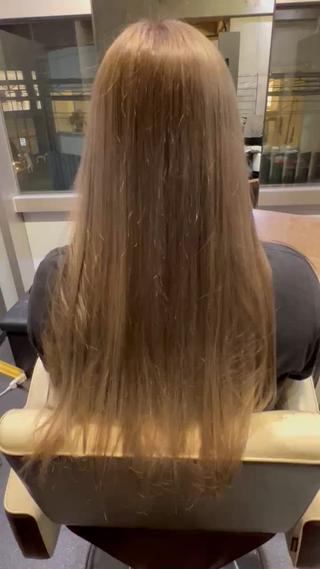 ロング カラー 松井 夏輝のヘアスタイル
