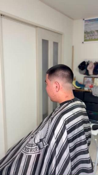 坊主fade
坊主の伸びかけやイメチェンしたい方におすすめです。
夏に向けて髪型整えて身だしなみから
意識していきましょう!