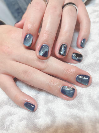 ブルー系でニュアンスネイル
マグネットはかわいくもカッコ良くも使えて万能
#マグネットネイル
#ニュアンスネイル
#メンズネイル
#ネイルケア