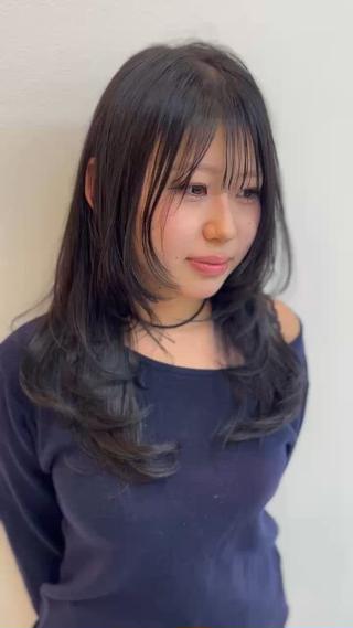 セミロング カラー 長谷川 愛花のヘアスタイル