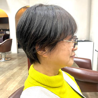 カットの中でもくせに合わせたカット、ミセス層のお悩み改善が得意です!特にショート、絶壁に悩んでる方是非お任せください!!髪の毛と頭皮の知識を利用し何でも話せて相談でき、信頼していただける美容師を心がけています!
