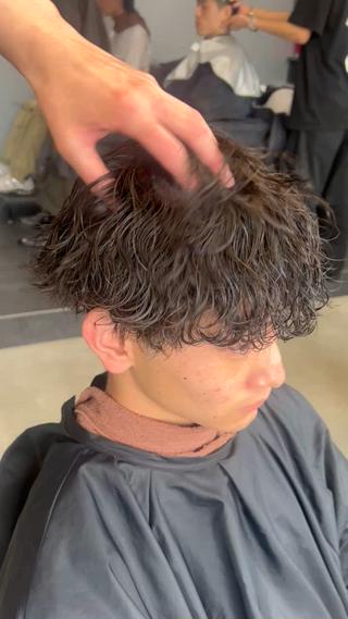 タオルドライでこの質感 再現致します。
どの角度から見ても綺麗なシルエット。
かっこいい波巻き作れます
