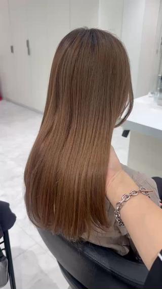 ロング カラー KOYA透明感カラー 艶髪ハイトーンカラーのヘアスタイル