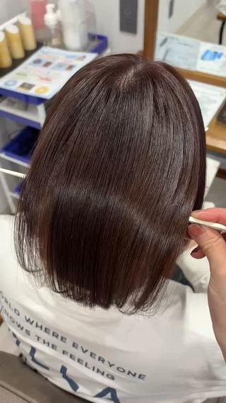 さらさらツヤツヤヘアに

なんと天使の輪までしっかり登場

光に当たるとツヤ感がさらにアップして、とっても綺麗な仕上がりになりました

これからの季節にもぴったりなカラー
透明感たっぷりで、夏のおしゃれを楽しみたい方にもおすすめです

ぜひお任せください 