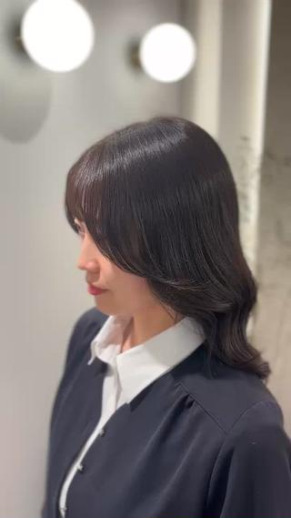レイヤーカット透明感のある地毛風カラー
光に当たると透け感が出て少しトーンがアップ
黒髪に飽きた方、明るすぎないから挑戦しやすい
ぜひ一度お試しください!