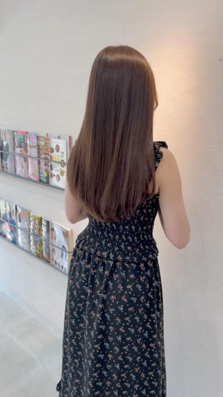 透けるような透明感たっぷりベージュ
ブリーチなしで透明感つくります!