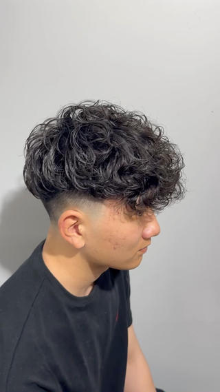 ショート パーマ メンズ 西川 流星のヘアスタイル