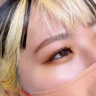 お客様デザイン
バインドロック*80束
キュートデザイン(真ん中長め)
カール・・・Cカール
長さ・・・10/11/10mm
カラー・・・ダークモカ
セット力の高いコーティング剤で束感仕上げ