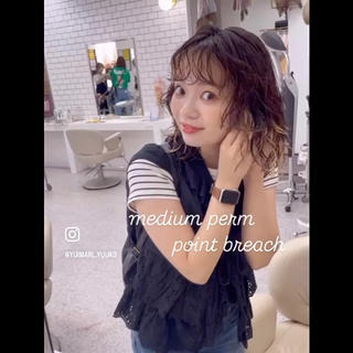 画質の良き音あり動画で観たい方はInstagramへポイントブリーチのカジュアルパーマがおしゃれ度アップ♪【@yuimarl.yuuko】パーマはカジュアルやラフな服装が好きな方にはおすすめ♪ムースやオイル、バームをつけるだけで簡単におしゃれに！カジュアルな服装に相性◎カットは2ヶ月、パーマは4ヶ月​〜​6ヶ月に一度当てるとかなり綺麗にキープできます♪ 