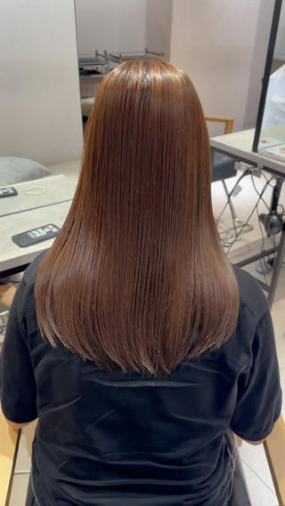 ダブルカラーでダメージしても髪質改善トリートメントでサラサラに
明るくしたいけどダメージ気になる方にオススメです´-
