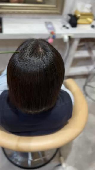 乾かしただけでこのツヤとまとまり
毛先だけ外ハネさせても可愛くなります️
ヘアアレンジも可能