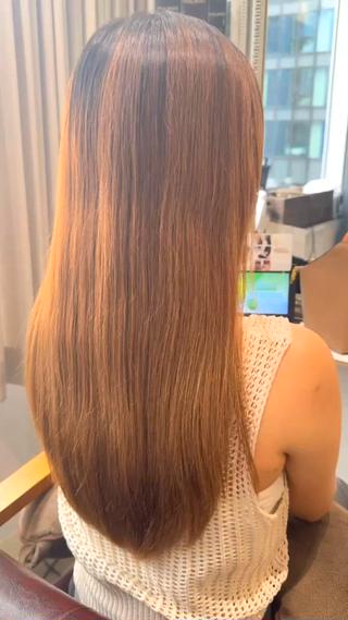 ミディアム ayaka 縮毛矯正レイヤーのヘアスタイル