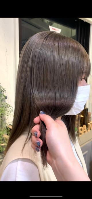 ミディアム カラー ハイトーン🤍 古江 実夢のヘアスタイル