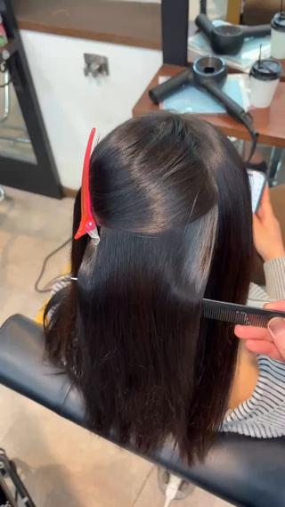 美髪矯正通常22000円︎5000円です️
ツヤが欲しい方、うねりが気になる方オススメです️
#縮毛矯正 #美髪矯正 #髪質改善ストレート #大阪縮毛矯正 #縮毛矯正モデル