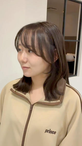暗めのカラーですが透明感たっぷりです
