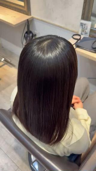 縮毛矯正で自然なツヤ髪に