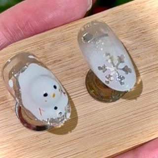 Christmas Nail
指先から少し早めのクリスマス気分。
キラキラも、さりげない可愛さもお任せください。
年末に向けて、心がときめくネイルを～

#クリスマスネイル
#snowman
#大人ネイル
#美フォルム
#名古屋ネイルサロン
#栄ネイルサロン
#新栄ネイルサロン 