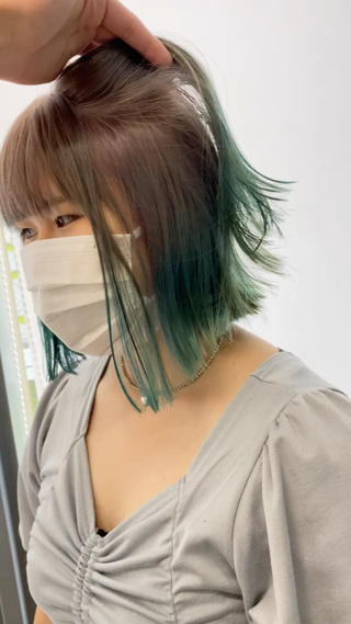 ショート カラー 横尾 歩のヘアスタイル