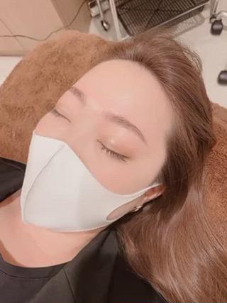ハリウッドブロウリフト認定サロン
眉のスタイリングはサロンで整える時代です♡
もっと早くやればよかったーとなる前に是非お試しください