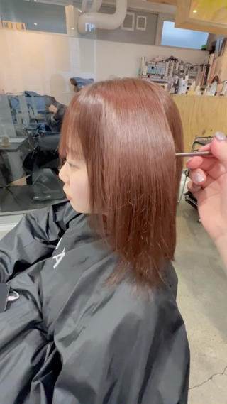 顔周りの広がる癖を抑えます*゜
☆ブリーチ2回している方でもここまで綺麗になります
☆カラーはピンクブラウンで落ち着いた色味