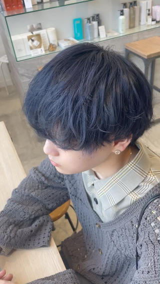 ダークブルー