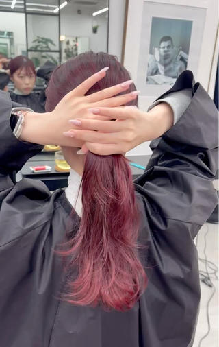 レイヤーのポニーテールの動き