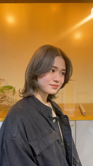 ミディアム カラー オリーブベージュ 🫒🩶Rianaのヘアスタイル